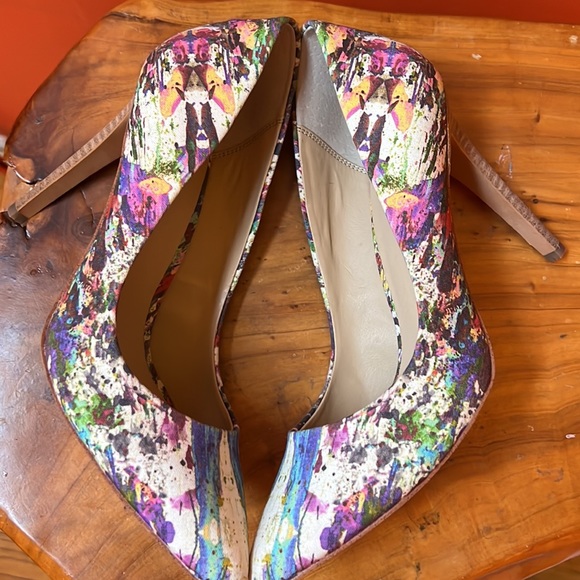 JOE’S NEW MULTI COLORED PAINT BLOTCHED HEELS - Picture 3 of 3